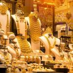 Gold tutures reach Rs 1 lakh, rally extends for fourth session