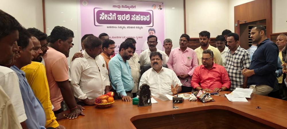 Bhatkal: Fishermen urge minister to roll back kerosene price hike