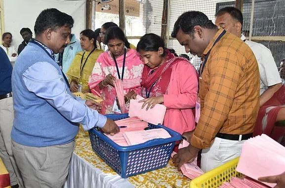 EC initiates inquiry into alleged foreigners’ voting in Tamil Nadu elections; 10 detained in Chennai