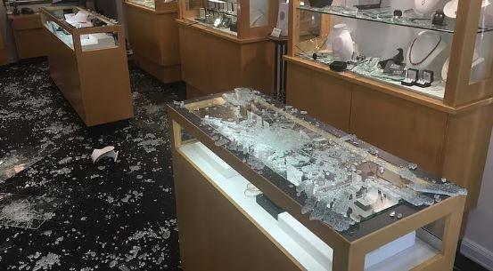Haveri jewellery shop looted; gold and silver worth ₹40 lakh stolen