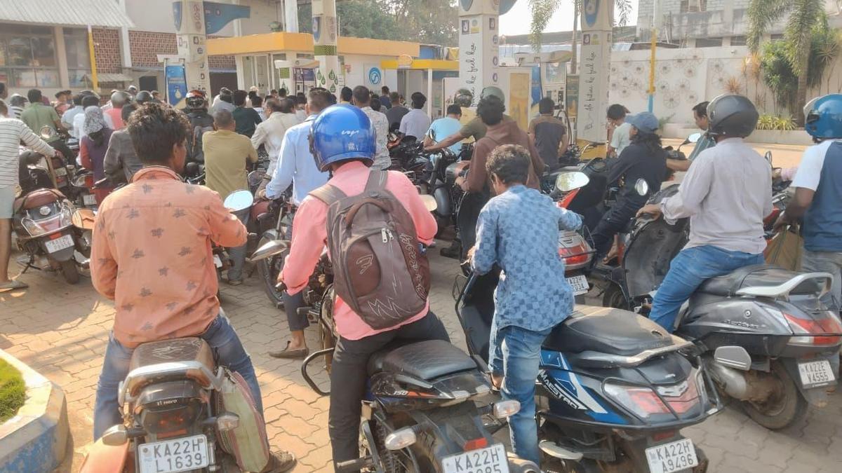 OMCs assure sufficient fuel stocks in Karnataka amid price hike concerns