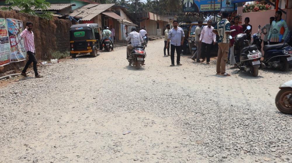 Bhatkal: Anger mounts over dilapidated roads in Murdeshwar, residents warn of protests