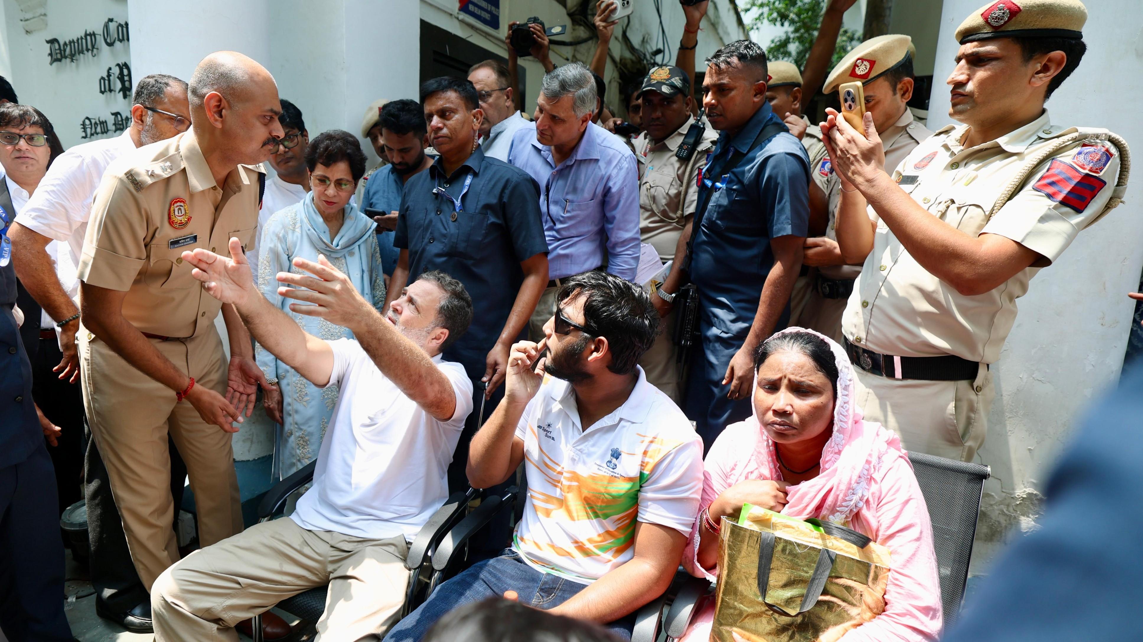 Rahul Gandhi stages protest at police station, demands FIR over pellet gun incident