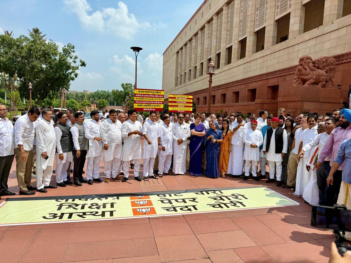 Congress MPs stage Parliament protest, demand Amit Shah’s apology over student crackdown