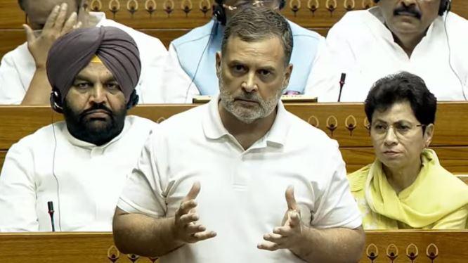 Rahul Gandhi accuses Amit Shah of backing police excesses against student protesters
