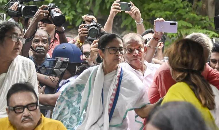 Mamata Banerjee stages dharna in Kolkata over alleged post-poll violence