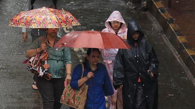 IMD issues heavy rain, thunderstorm alert for Mumbai