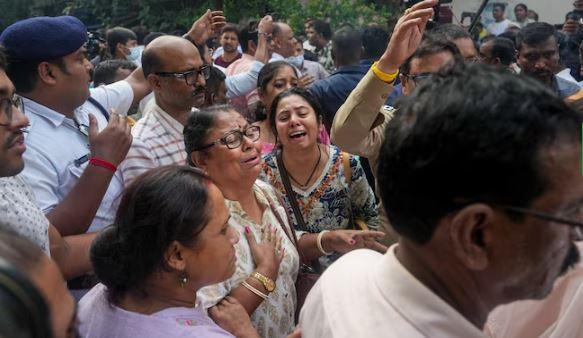 Seven arrested, including Durga Puja organisers, over Kolkata pandal stampede: Police