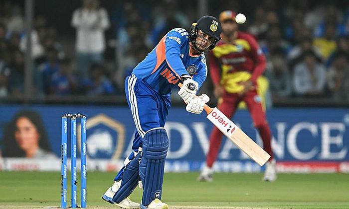 India beat West Indies by 14 runs in third T20I to seal victory