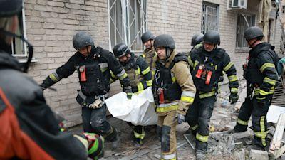 Russian strikes kill 11 in Ukraine amid Trump-Putin diesel deal