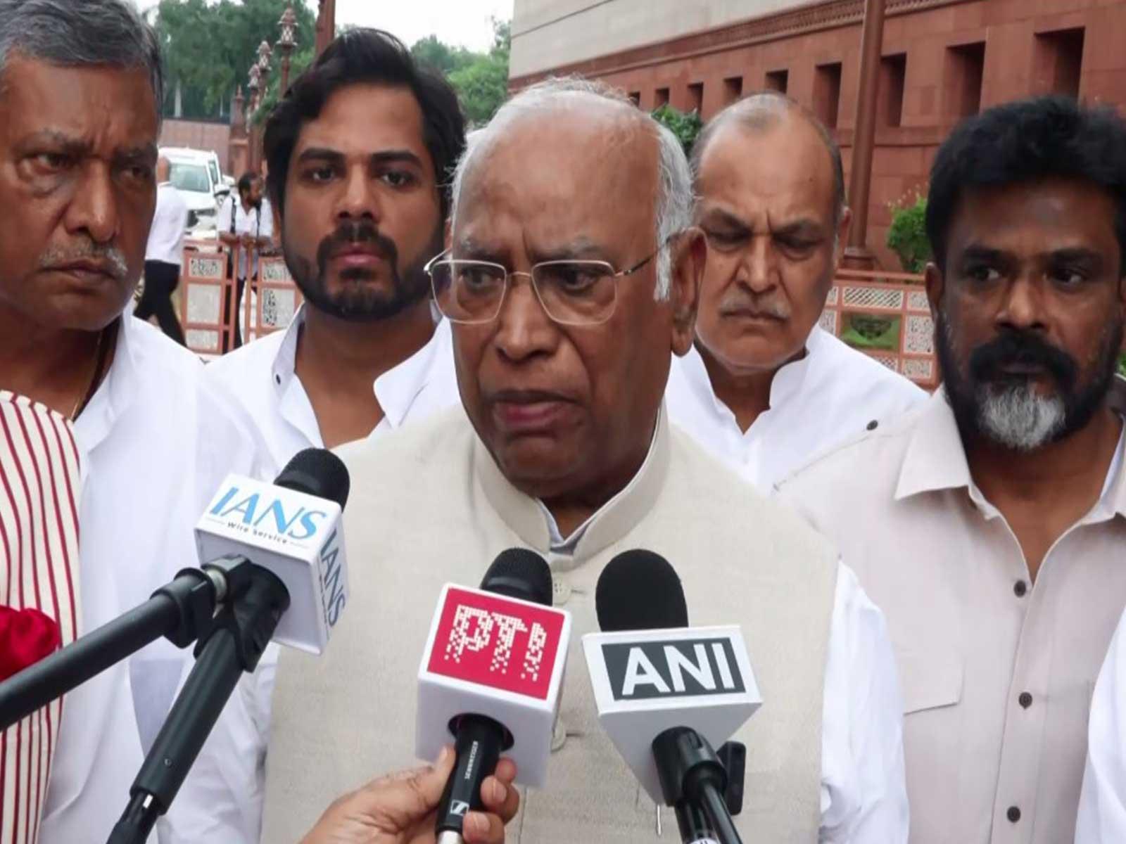 Kharge refuses to comment on CJP’s participation in Anti-SIR rally