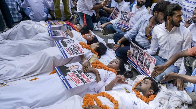 NSUI protests in Bengaluru, seeks CEC Gyanesh Kumar’s resignation