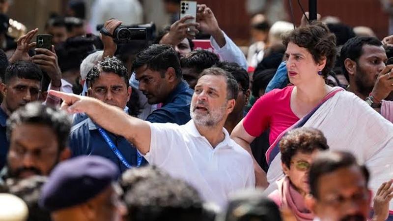 Rahul, Priyanka booked for unauthorised entry into Akashvani Bhawan after opposition march