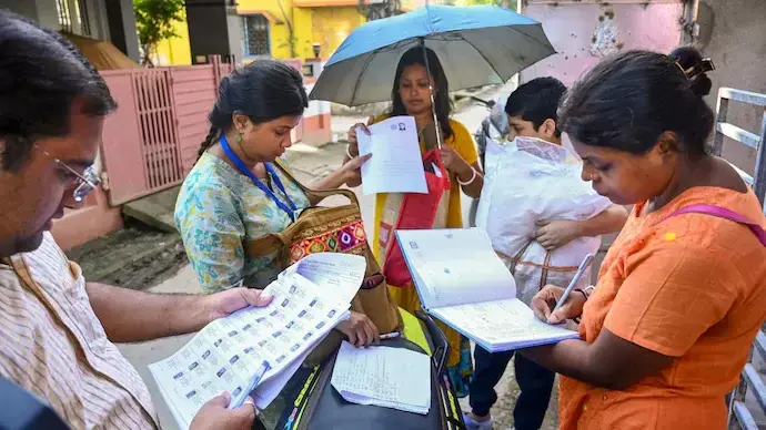EC tells Supreme Court SIR process is unchanged, defends Form 6 and documentation rules