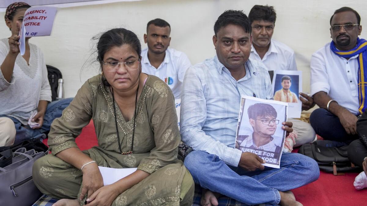 IIT-B student Wakode’s parents on third day of hunger strike, seek action against Prof. Doolla