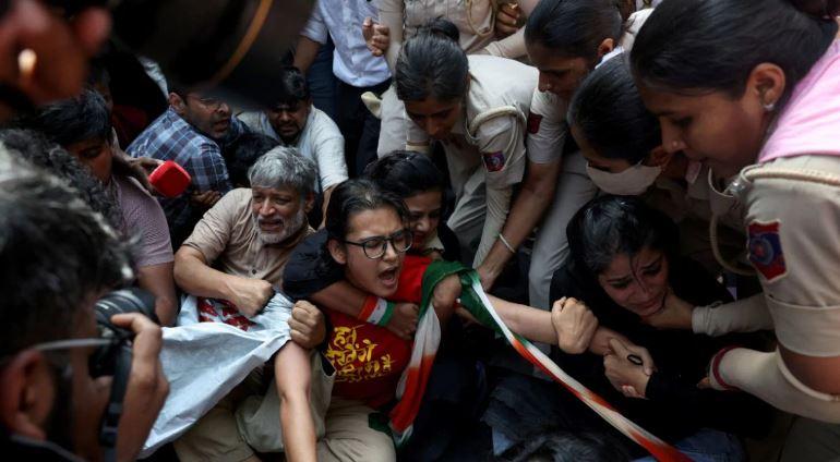 Delhi Police detain over 700 protesters demanding CEC’s removal near Jantar Mantar