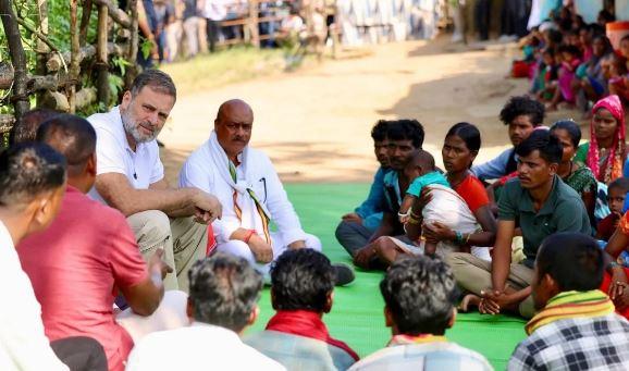 Rahul Gandhi visits Balaghat to meet families of children who died of ‘infectious diseases’