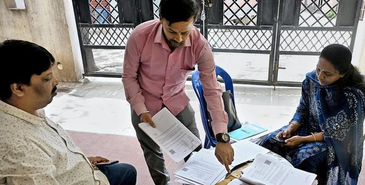 Karnataka SIR notice list includes prominent names, officials to address cases