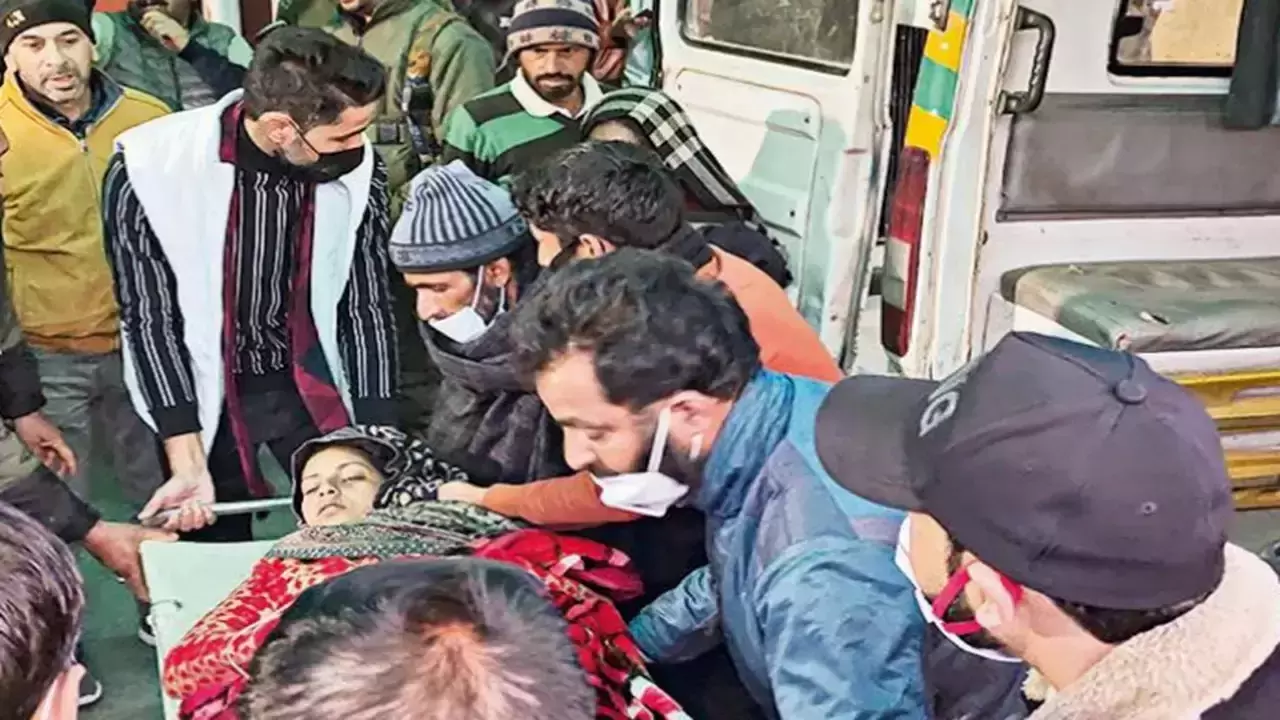 Rajouri Deaths: Doctors and Paramedics' Leaves Cancelled to Address Mysterious Fatalities in J&K