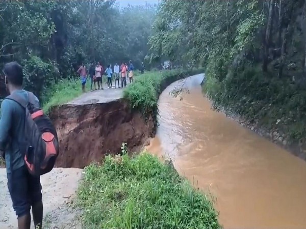 TN: Heavy Rainfall in Kanyakumari leads to breach in Puthanar canal