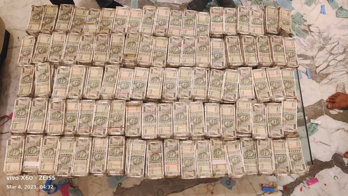 Karnataka: CCB seizes cash worth Rs 3 crore in raid at industrialist’s house