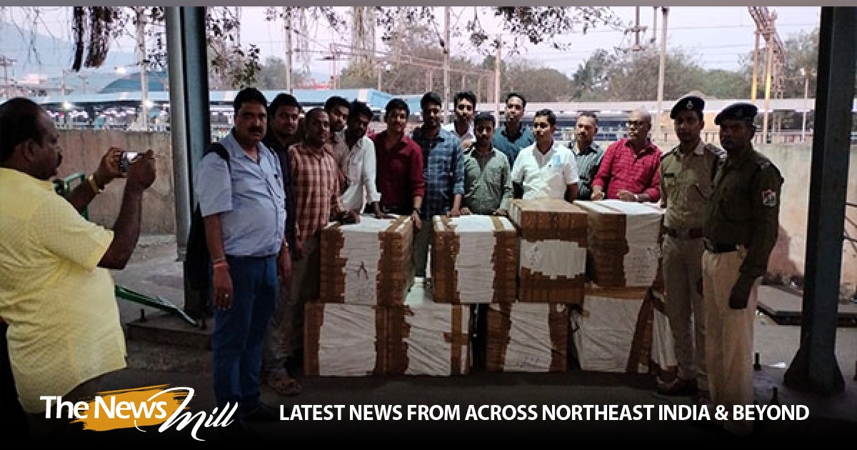 Customs officials seize foreign cigarettes worth ₹38.90 lakh near Visakhapatnam railway station