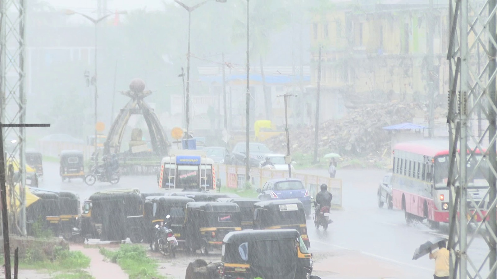 Heavy rains persist in Uttara Kannada, three fatalities and 289 houses damaged in a week