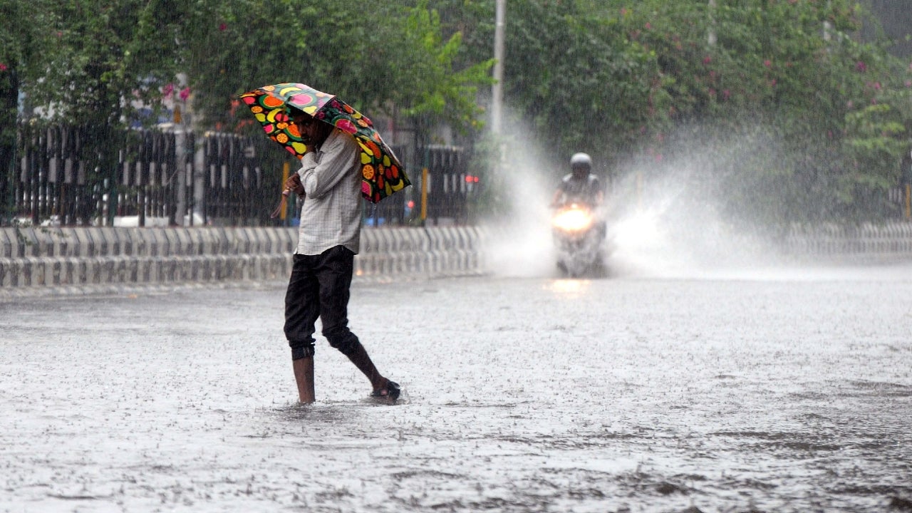 Heavy Rains and Thunderstorms Hit Dakshina Kannada District