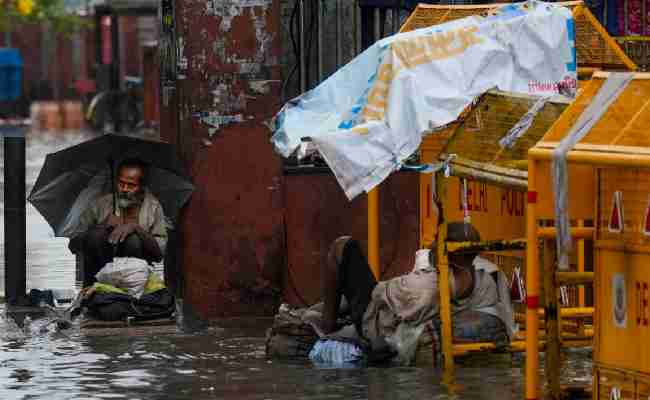 Civic body working on 'war-footing' to deal with flood-like situation, field staff on high alert: MCD