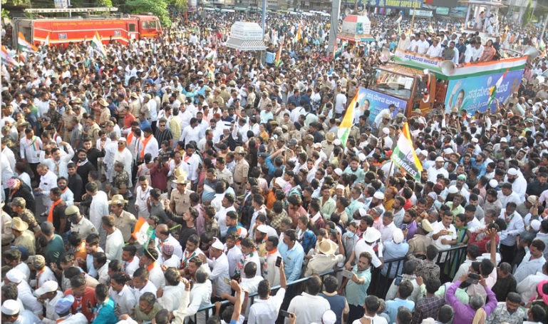 Massive crowds join Rahul Gandhi on his road show in Karnataka's Vijayapura; BJP speak about Basavanna, but don't follow his teachings