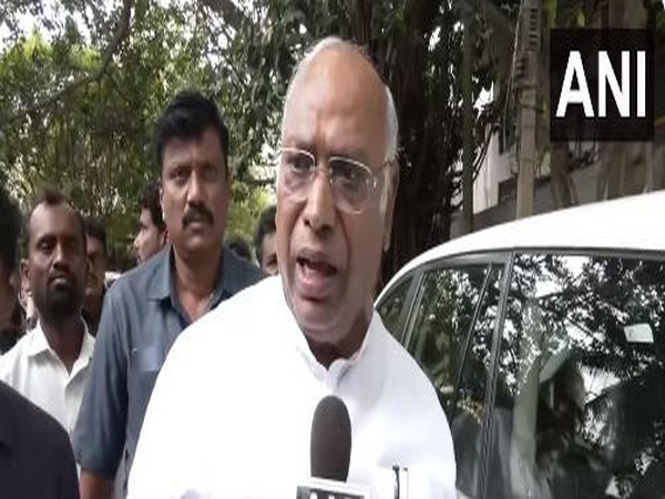 "We're going to fight unitedly...," Mallikarjun Kharge on Opposition parties meet