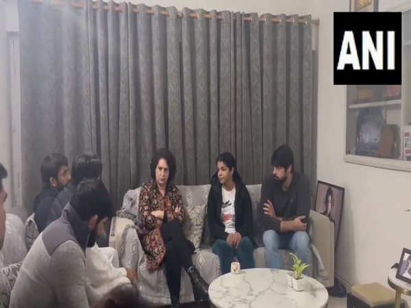 "I came here as woman": Priyanka Gandhi meets Bajrang Punia, Sakshi Malik amid protest over WFI chief's election