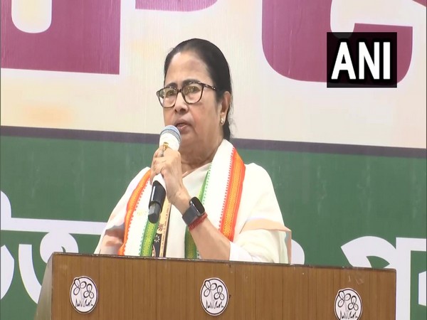 "INDIA alliance to contest on all Lok Sabha seats": says Mamata Banerjee as she hits out at Union Government