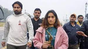 Vinesh returns Khel Ratna and Arjuna Awards, leaves them at Kartavya Path