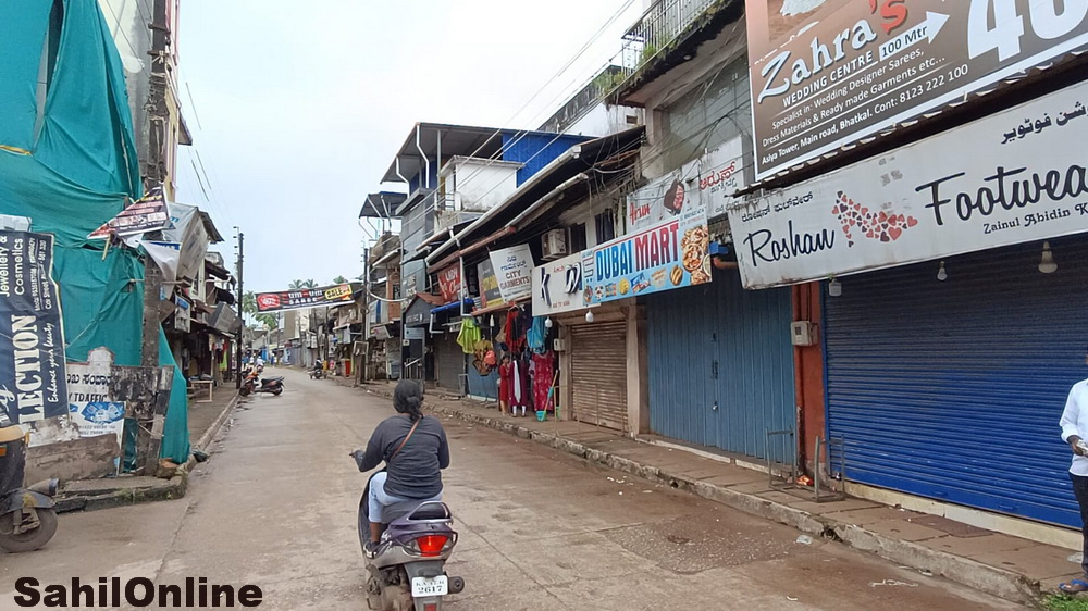 Life comes to a standstill in Bhatkal as shops, schools, and businesses shut down in protest; Curfew-like Scene at Jali Beach