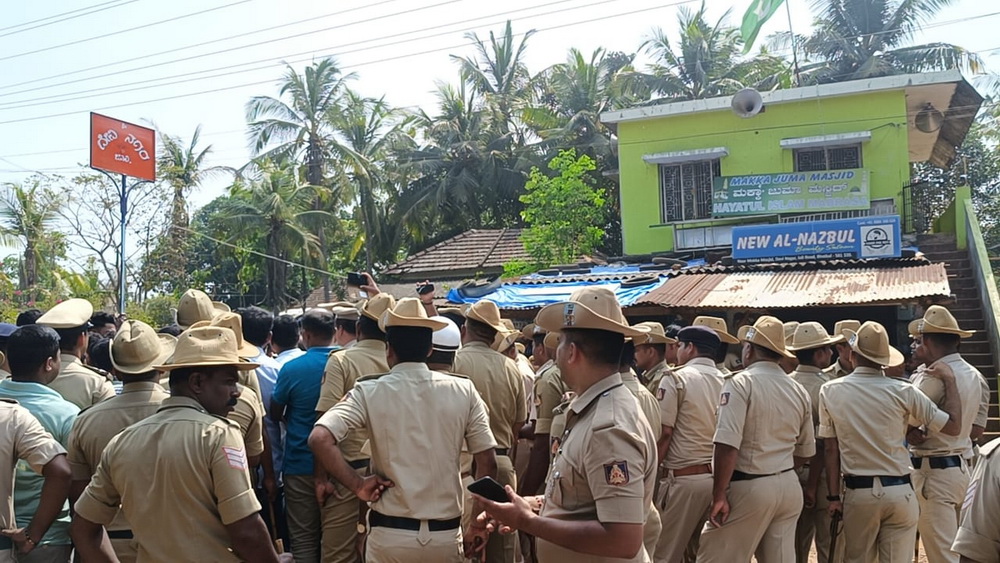 Protesters clash with police as name plate installation denied in Bhatkal's Devi nagar