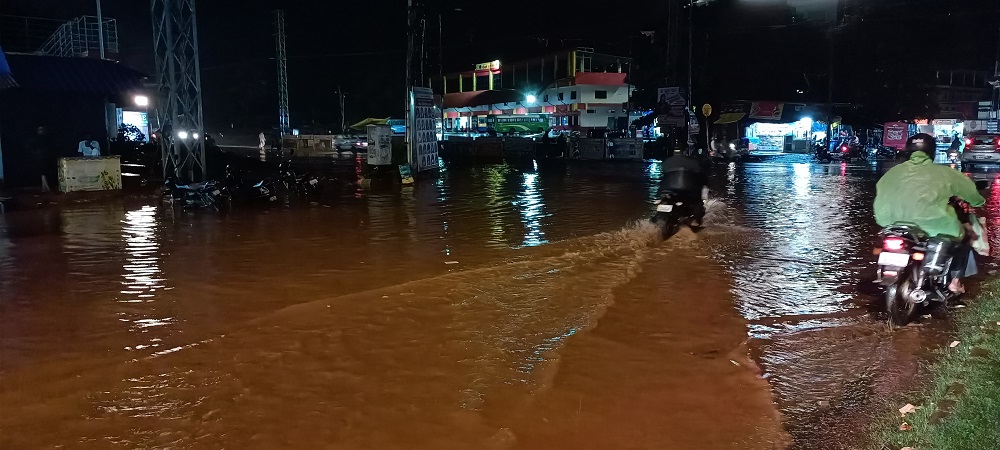 Bhatkal Welcomes Monsoon but concerns raised as poor drainage leads to water accumulation on Shamsuddin Circle