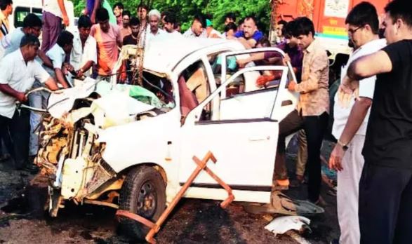 Four die as car hits pedestrians, rams into stationary vehicle in Jaisalmer