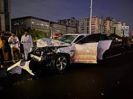 9 killed, 10 injured as speeding Jaguar car ploughs into crowd at accident site in Ahmedabad