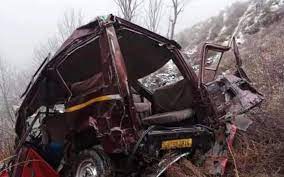 Seven killed as vehicle falls into gorge in J-K's Baramulla