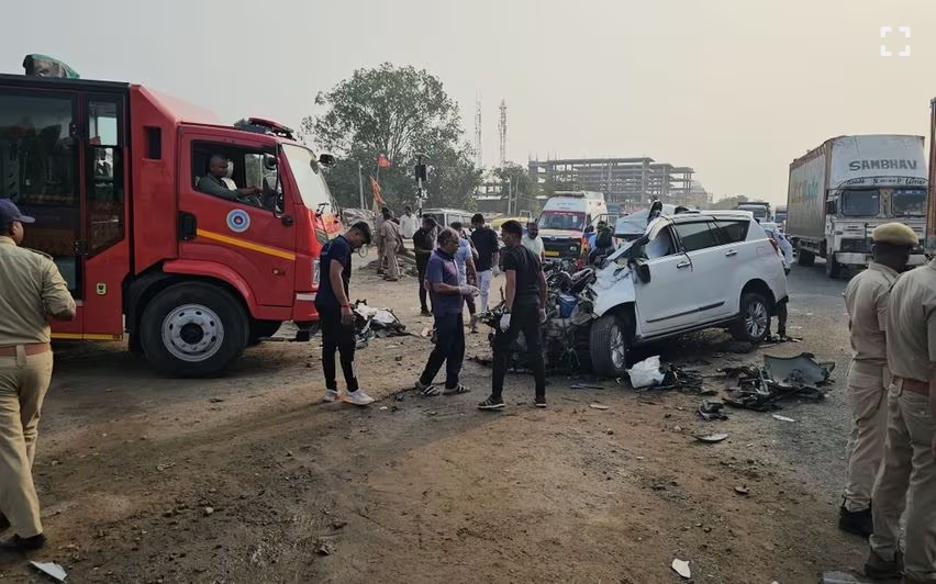 7 persons killed as car rams into trailer truck in Gujarat’s Sabarkantha