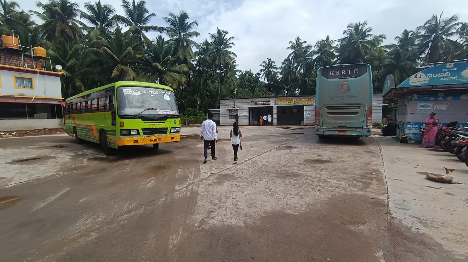 Inadequate toilet facilities pose challenges for tourists at Murdeshwar Bus stand