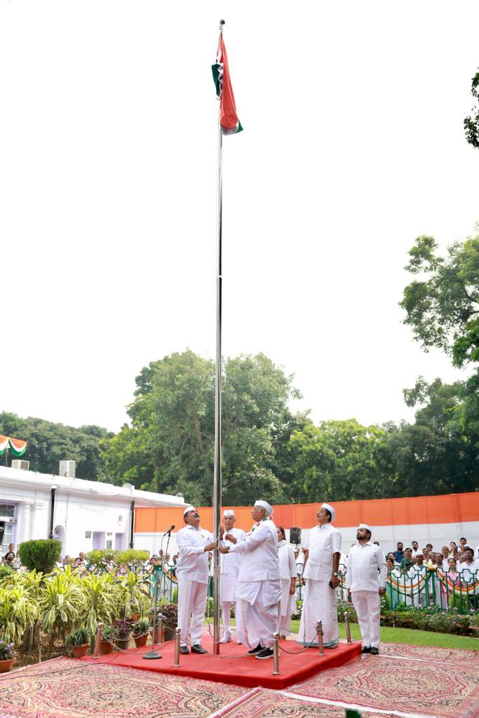 'We pledge to uphold freedom of democracy, Constitution for unity, integrity of nation,' says Kharge