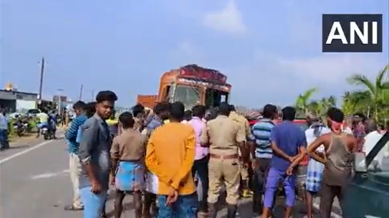 Tamil Nadu road accident: Seven died in car-truck collision in Chengam