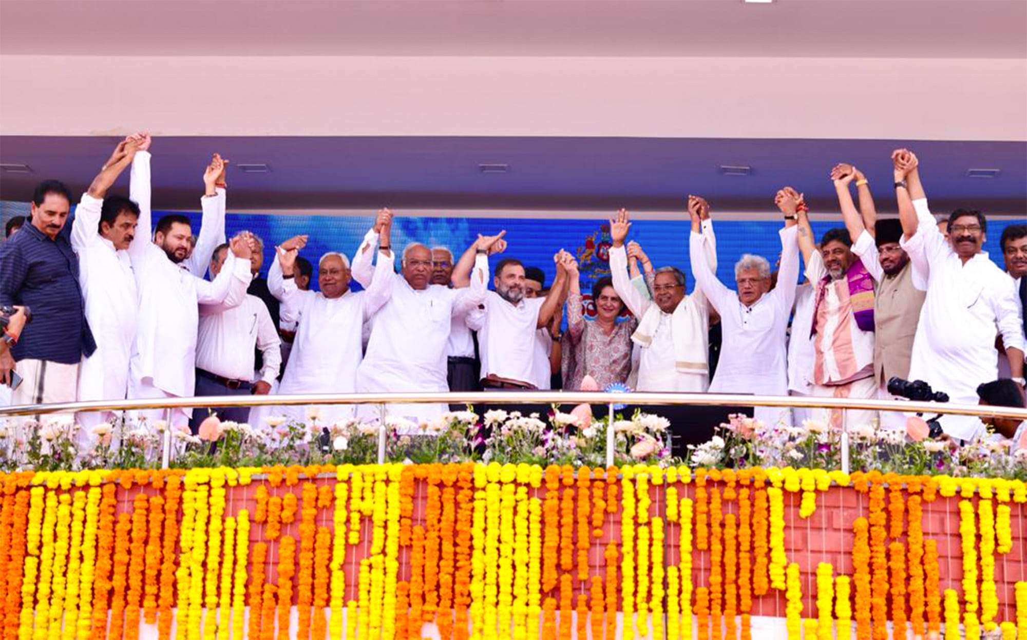 Siddaramaiah’s swearing-in ceremony turns into a show of strength for opposition parties