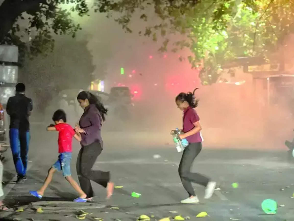 Light rain and dust storm likely in Delhi; minimum temperature 30.4 degree Celsius