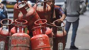 Commercial LPG rate cut by Rs 39.50 per 19-kg cylinder