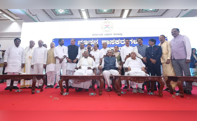 17 new MLCs sworn in as Members of Karnataka Legislative Council