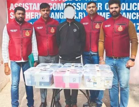 Courier Boy Steals 40 Mobiles Using Fake Aadhaar Cards, Arrested By Delhi Police