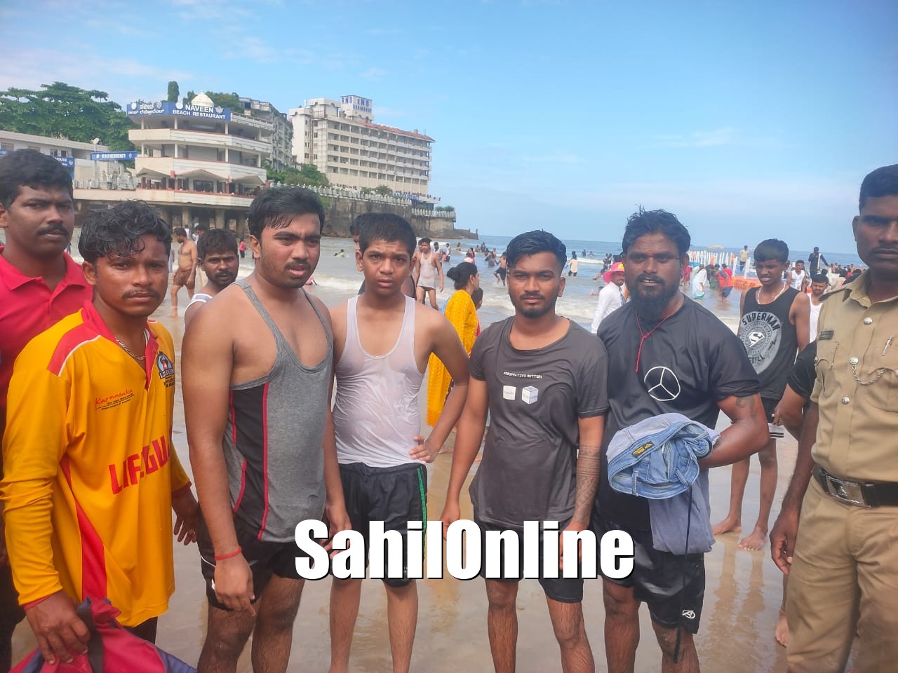 Bhatkal: Lifeguard's timely assistance saves youth from drowning in Murdeshwar sea